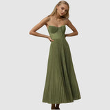 Adéla - Elegancia moderna con espalda descubierta