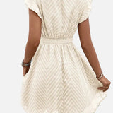 Vestido mini de mujer con escote en V y manga corta con detalle de ribete de crochet