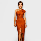 Elegante vestido de noche asimétrico
