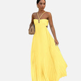 Vestido Maxi con Cuello Halter Plisado y Detalle de Espalda Abierta