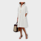 Elegante vestido polo de material premium