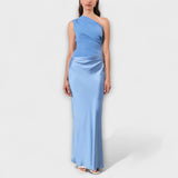 Elegante vestido maxi de un solo hombro