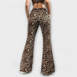 Pantalones de corte bootcut con estampado de leopardo