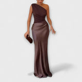 Elegante vestido maxi de un solo hombro