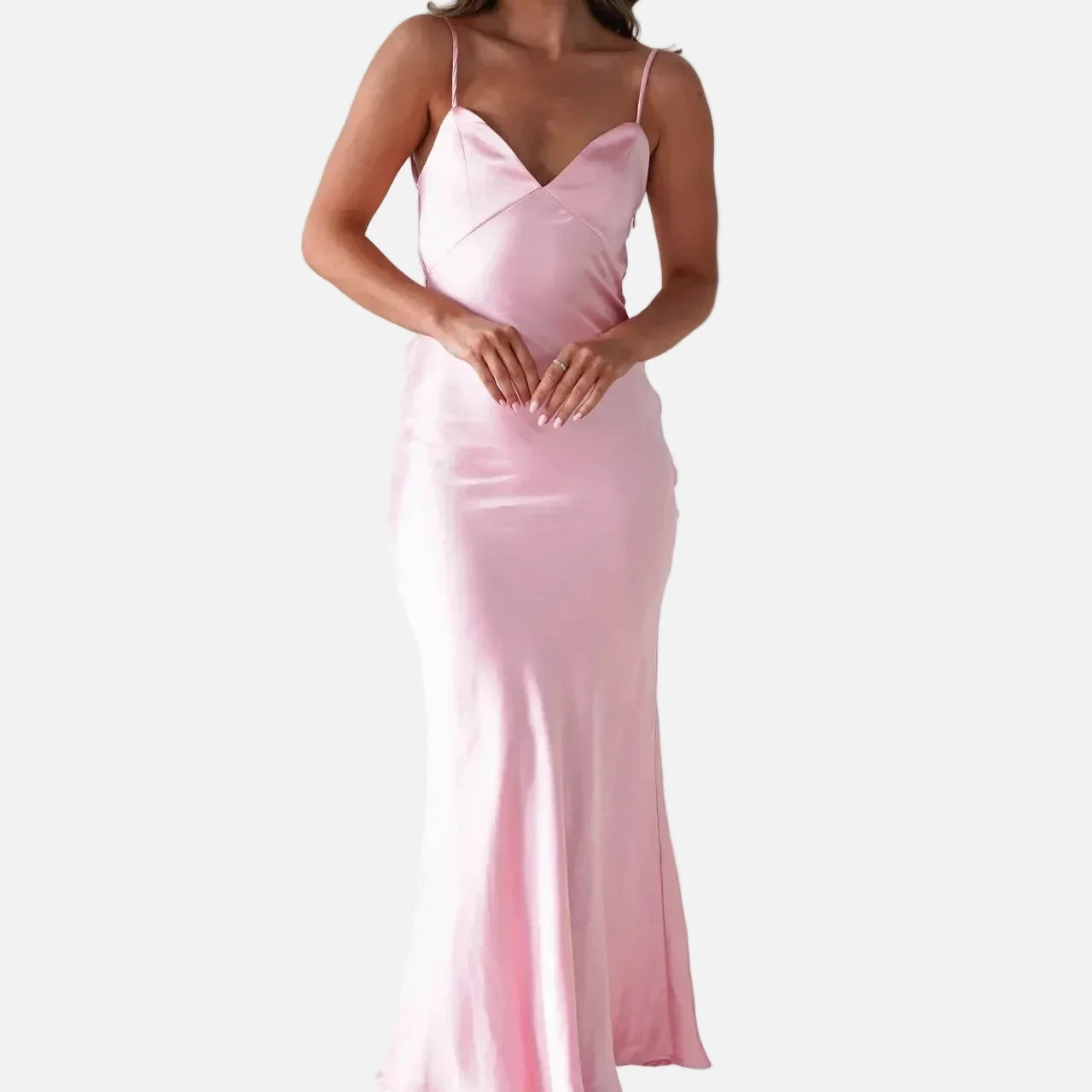 Vestido Maxi de Satén con Detalle de Tirantes Delicados