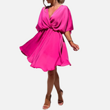 Vestido mini drapeado con escote en V y mangas cortas sueltas para mujer