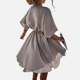 Vestido mini drapeado con escote en V y mangas cortas sueltas para mujer