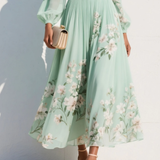 Patricia - Vestido Midi de Chiffón Verde Claro con Pliegues Florales