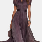 Flavia – Vestido largo morado con corte y acabado de encaje