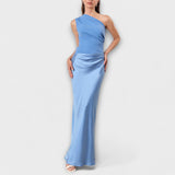 Elegante vestido maxi de un solo hombro
