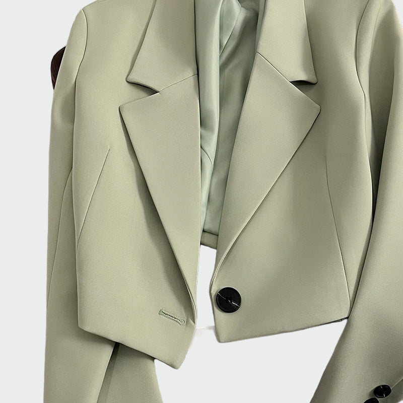 Chaqueta corta sofisticada