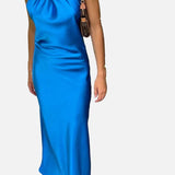 Vestido Maxi de Cuello Halter de Satén con Silueta Elegante