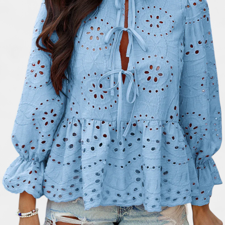 Top Bohemio Kayden de Encaje con Corte Fluido