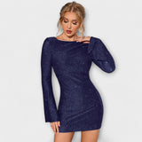 Vestido sin espalda con lentejuelas y mangas largas