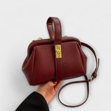 Lora. - Bolsa Retro