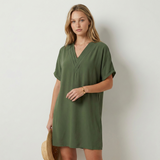 Mirabela Elegante vestido con escote en V drapeado